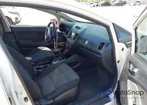 2017 Kia Forte S z USA, uszkodzony, nr VIN 3KPFL4A75HE063635